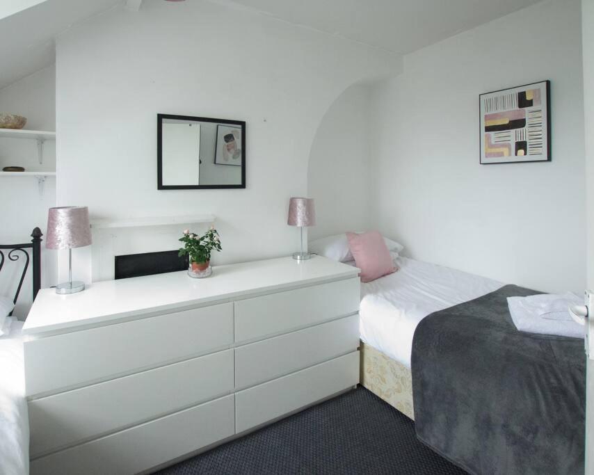 City Centre 4 Bedroom House Winchester Luaran gambar